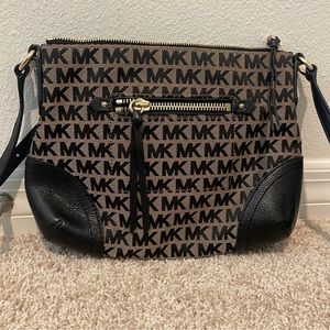 Michael kors satchel bag. Excellent condition